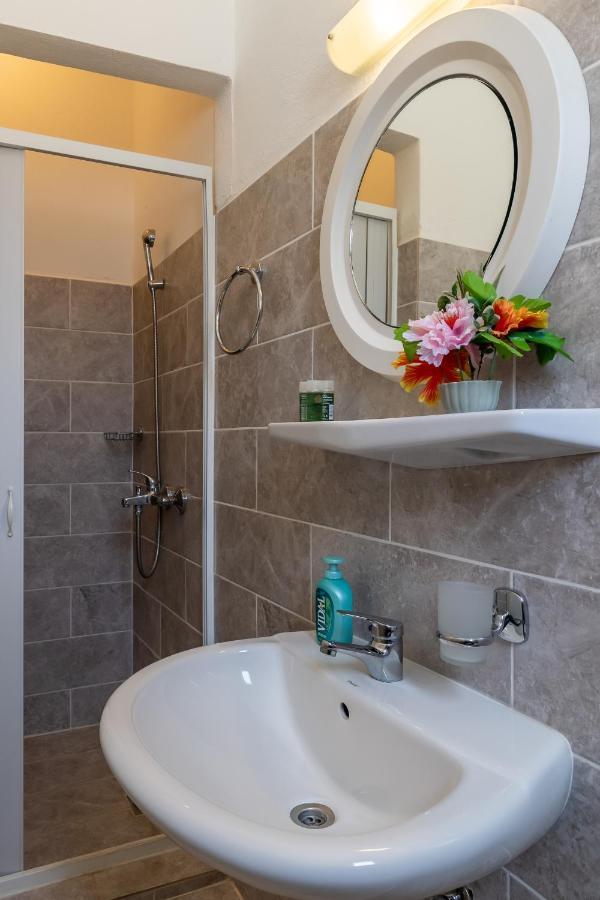סקופלוס טאון Marialena Rooms מראה חיצוני תמונה